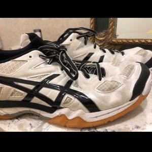 Volleyball shoes